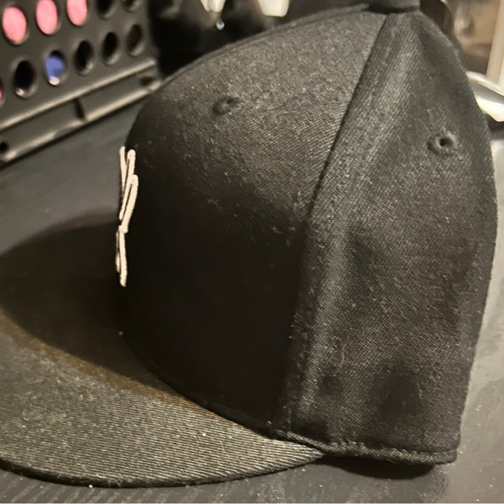 Premium Fitted 210 Cap Flexfit Technology View 2